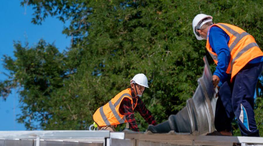 Professional gutter cleaning in Galliano, LA